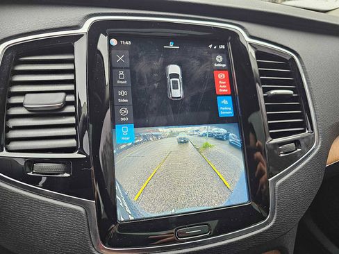 Used 2023 Volvo XC90 T8 Plus image 37