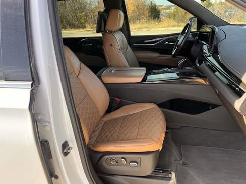 Used 2021 Cadillac Escalade ESV Premium Luxury w/ Driver Assist Tech Package image 28