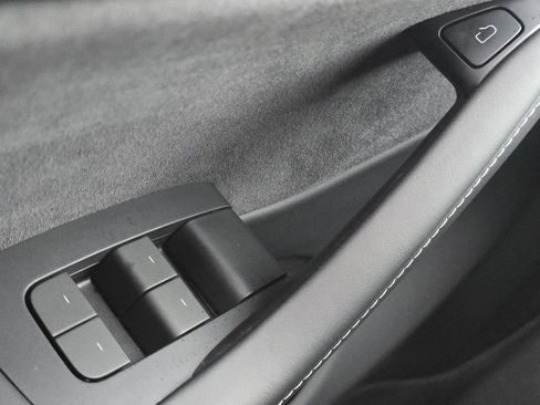 Used 2024 Tesla Model Y Long Range image 22