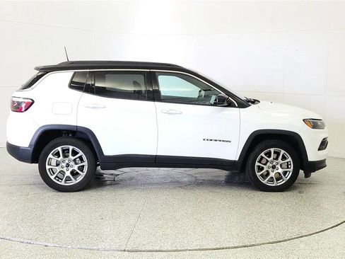Used 2025 Jeep Compass Limited AWD/4WD image 8