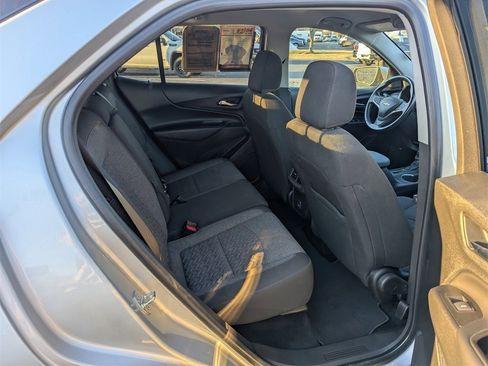 Used 2022 Chevrolet Equinox LT image 17