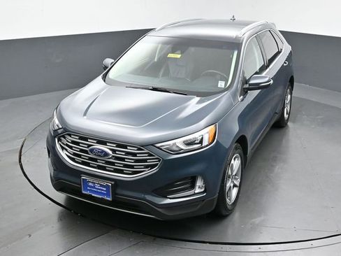 Certified 2019 Ford Edge Titanium w/ Cold Weather Package AWD/4WD image 43
