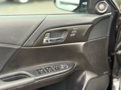 Used 2014 Honda Accord Touring image 25