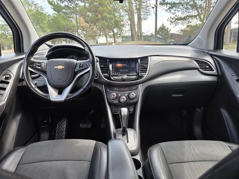 Used 2018 Chevrolet Trax LT w/ LT Convenience Package AWD/4WD image 23
