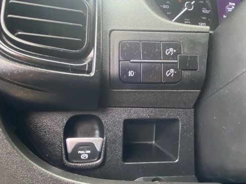 Used 2024 RAM ProMaster 2500 w/ Convenience Group image 16