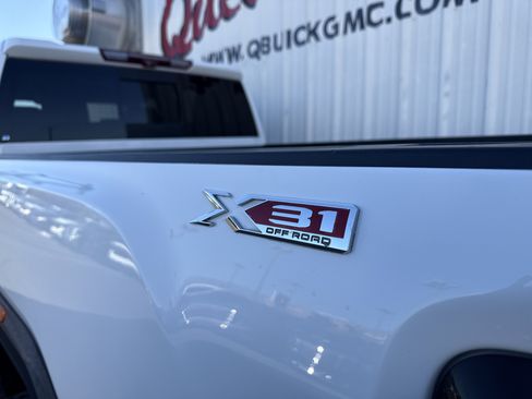 Used 2020 GMC Sierra 2500 SLT w/ SLT Premium Plus Package image 3