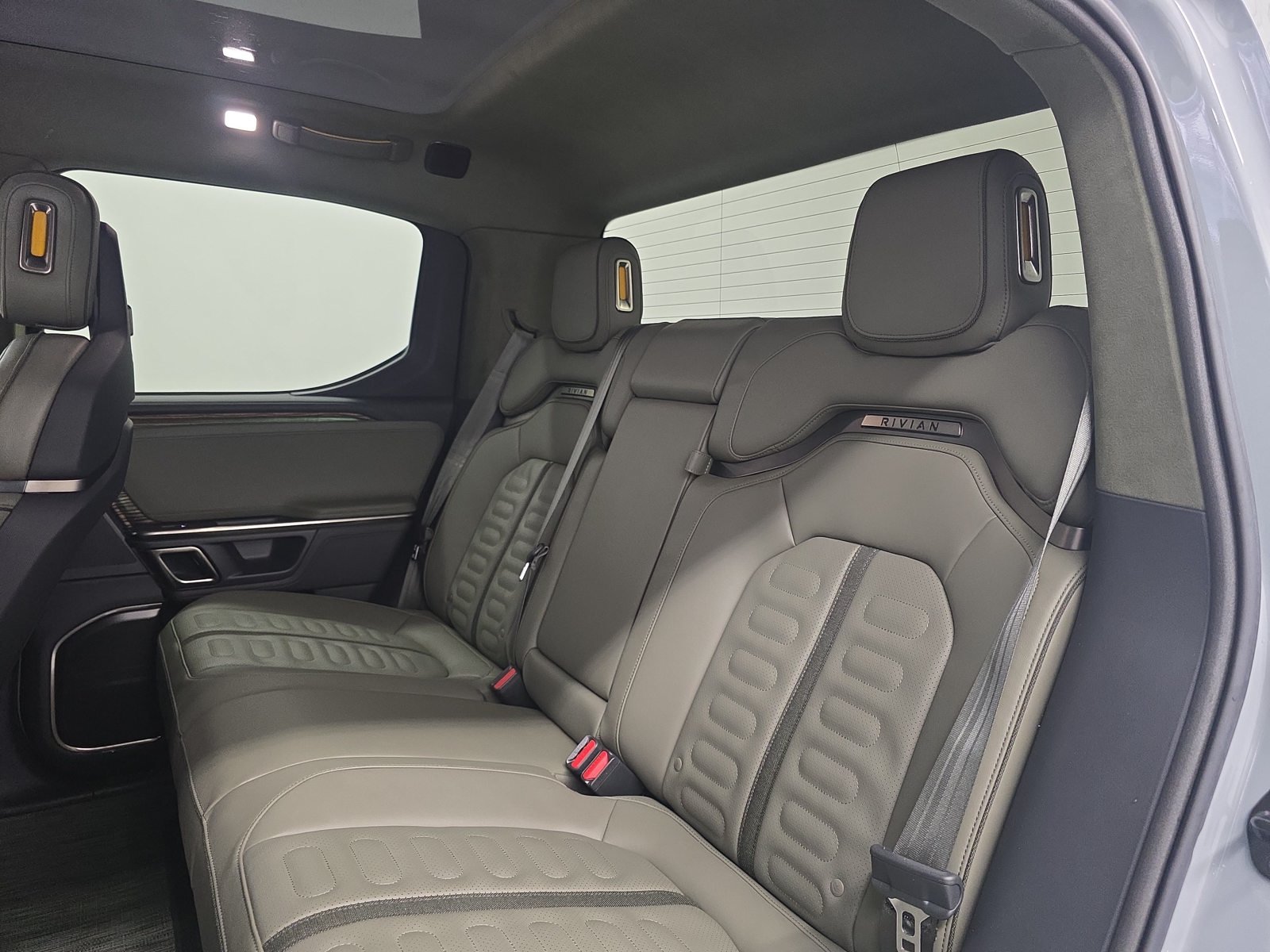 Used 2022 Rivian R1T Adventure AWD/4WD image 21