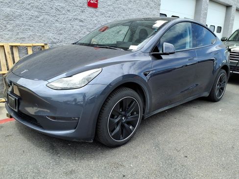Used 2023 Tesla Model Y AWD image 1