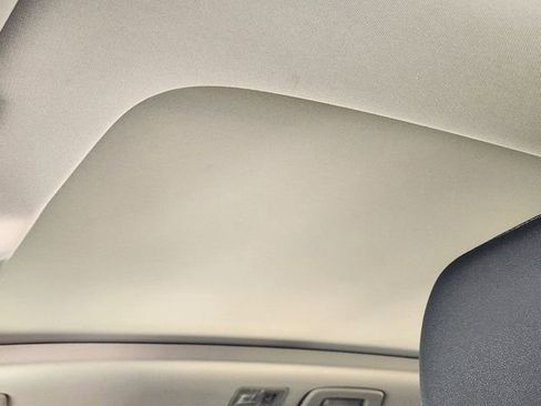 New 2024 Volkswagen Taos SE image 20