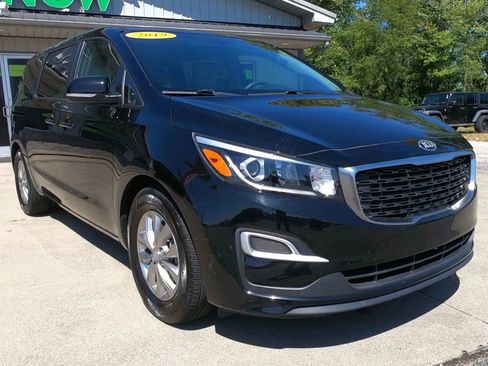 Used 2019 Kia Sedona L image 12