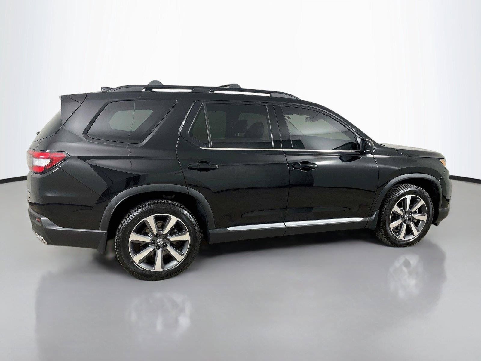Used 2023 Honda Pilot Elite image 18