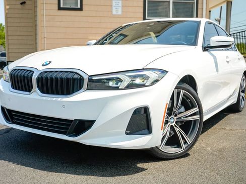 Used 2023 BMW 330i Sedan w/ Convenience Package RWD image 9