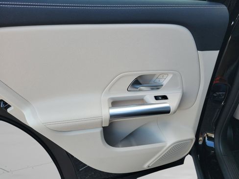 Certified 2025 Mercedes-Benz GLA 250 4MATIC image 12