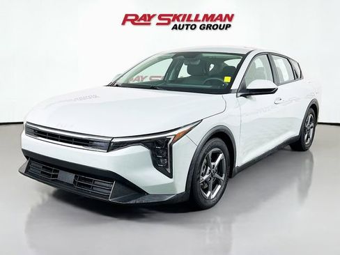 Used 2025 Kia K4 FWD image 3