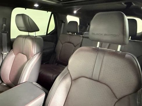 Used 2025 Honda Pilot Black Edition image 32