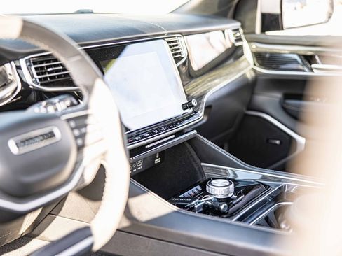 Used 2022 Jeep Wagoneer Series II w/ Premium Group I image 21