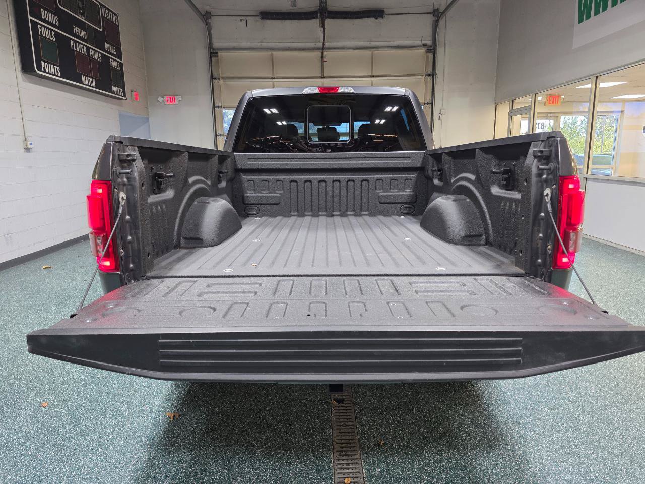 Used 2017 Ford F150 Lariat w/ Equipment Group 501A Mid AWD/4WD image 21