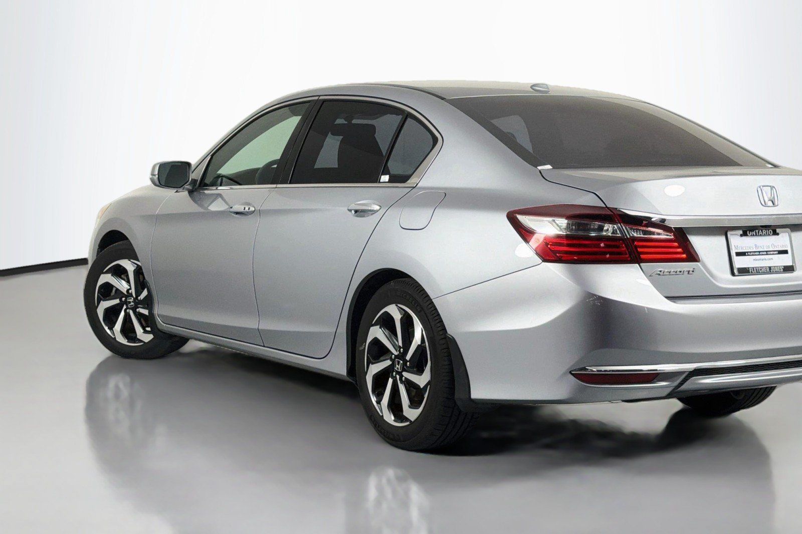 Used 2016 Honda Accord EX image 15