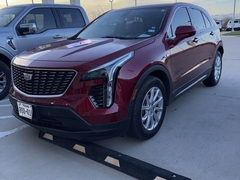 Used 2019 Cadillac XT4 Luxury w/ Cold Weather Package image 1