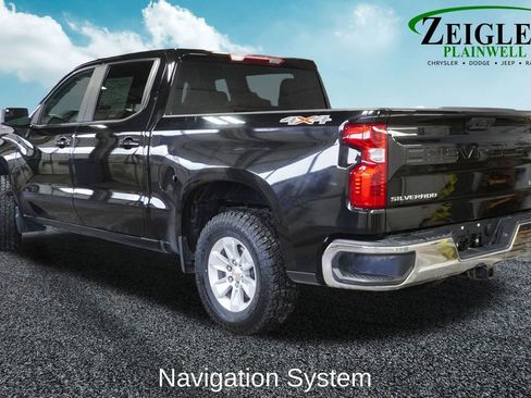 Used 2025 Chevrolet Silverado 1500 LT image 2