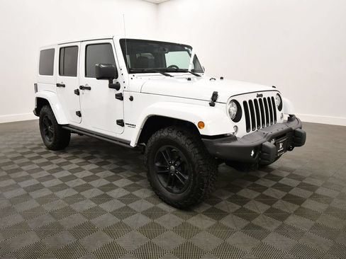 Used 2017 Jeep Wrangler Unlimited Sahara AWD/4WD image 10