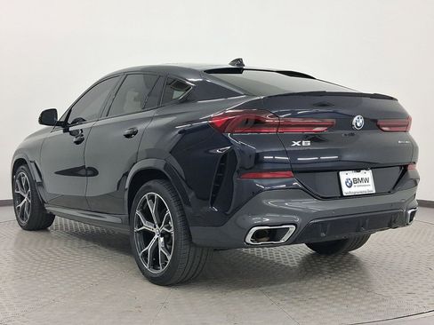 Used 2022 BMW X6 xDrive40i w/ M Sport Package image 3