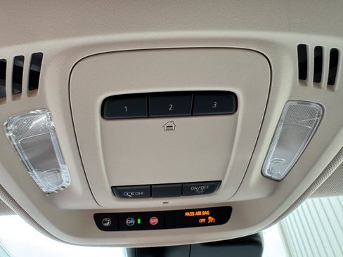 Used 2022 Buick Envision Essence w/ Technology Package I FWD image 25