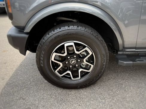Used 2024 Ford Bronco Outer Banks AWD/4WD image 18