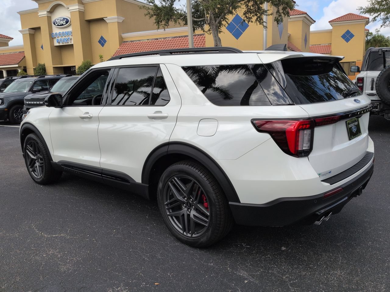 New 2026 Ford Explorer ST w/ Sun And Sound Package AWD/4WD image 6