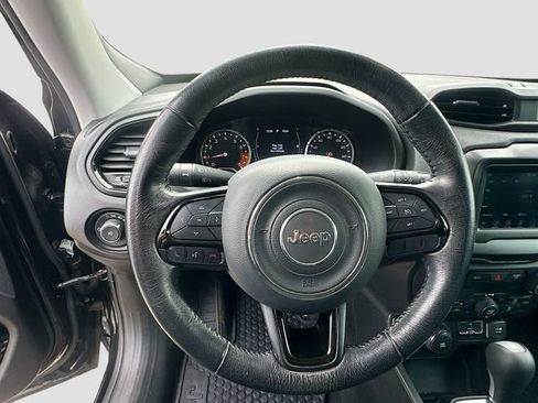 Used 2018 Jeep Renegade Altitude AWD/4WD image 12