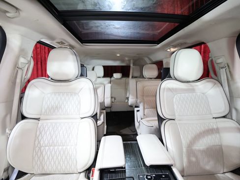 Used 2021 Lincoln Navigator L Black Label w/ Special Edition Package AWD/4WD image 33