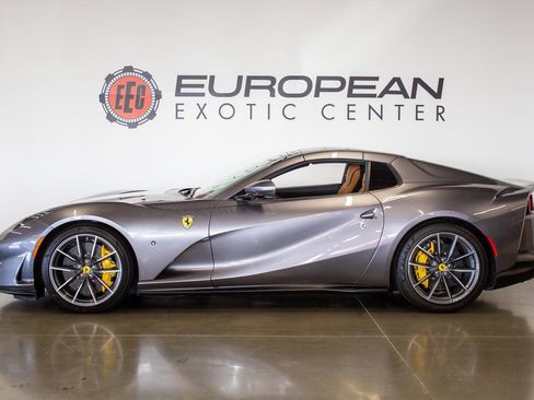 Used 2021 Ferrari 812 GTS image 7