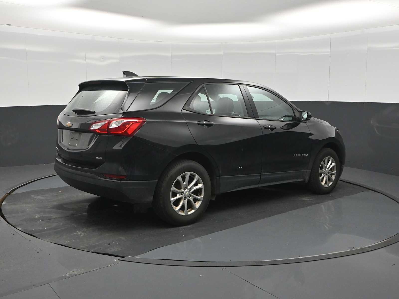 Used 2019 Chevrolet Equinox LS AWD/4WD image 28