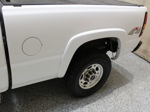 Used 2005 GMC Sierra 2500 SLT w/ Heavy-Duty Power Package image 6