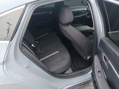 Used 2025 Hyundai Sonata SE FWD image 18