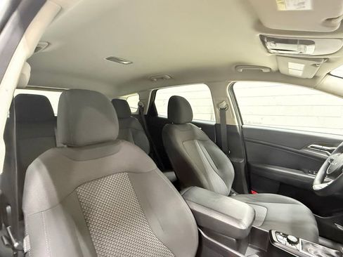 Used 2024 Kia Sportage LX image 39