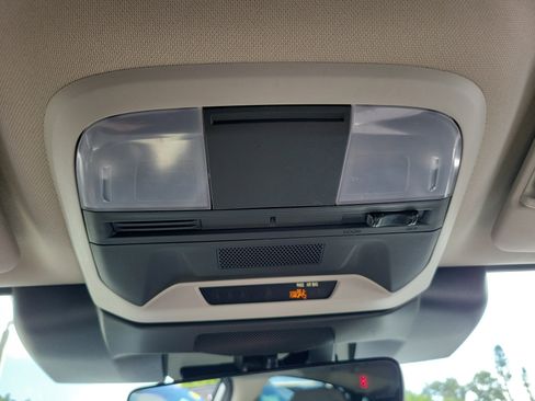 Used 2025 Subaru Crosstrek 2.0i image 22