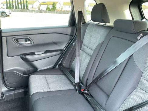 Used 2025 Nissan Rogue SV image 40