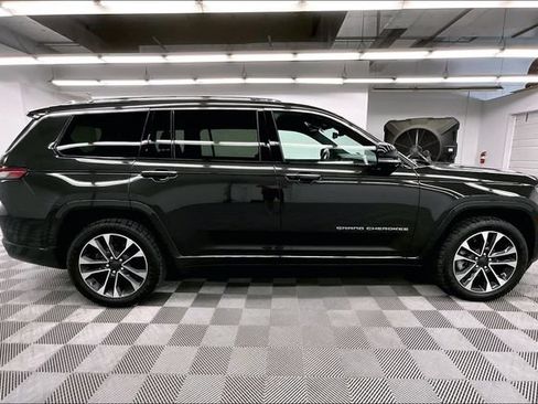 Used 2022 Jeep Grand Cherokee L Overland w/ Luxury Tech Group IV AWD/4WD image 15