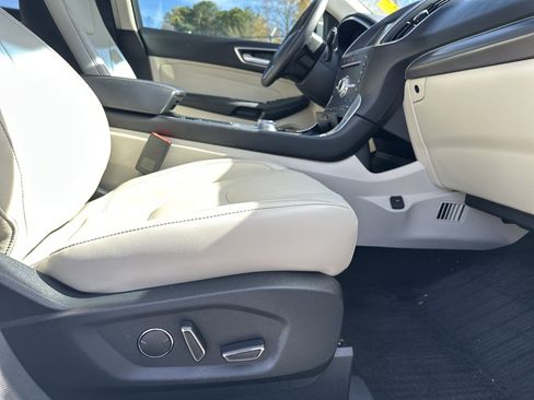 Used 2019 Ford Edge Titanium w/ Equipment Group 301A image 15