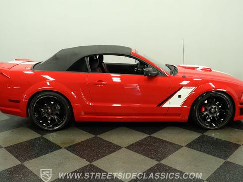 Used 2006 Ford Mustang GT RWD image 13