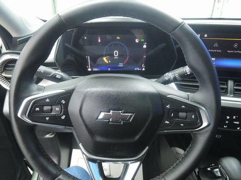 Used 2025 Chevrolet Trax ACTIV w/ Sunroof Package image 14