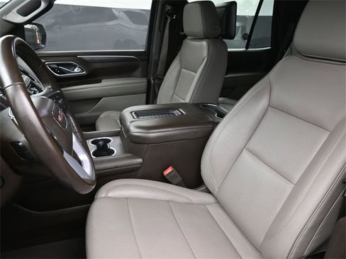 Used 2021 GMC Yukon SLT w/ SLT Premium Package image 19
