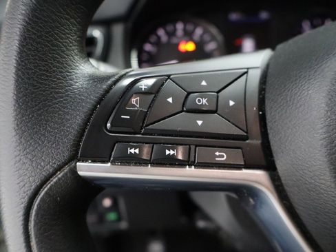 Used 2020 Nissan Rogue S image 16