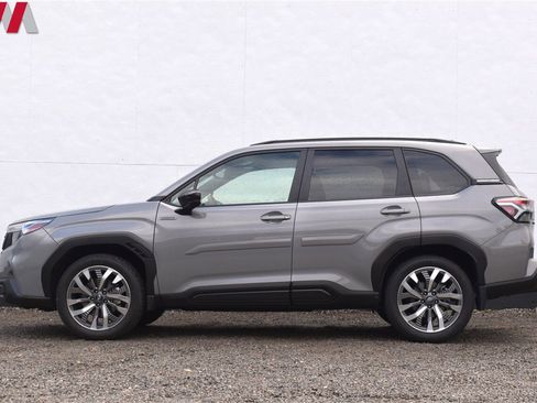 Used 2025 Subaru Forester Touring AWD/4WD image 9
