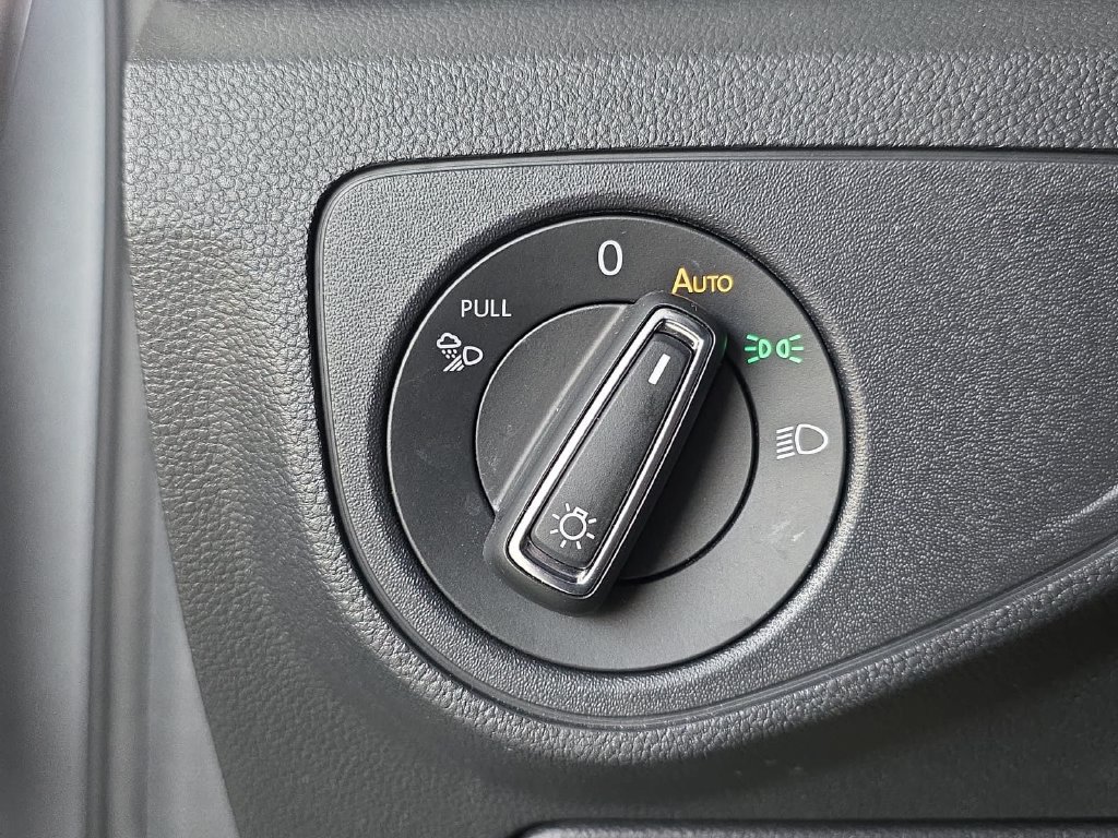 Used 2023 Volkswagen Atlas Cross Sport SE FWD image 35