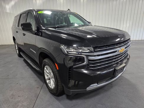 Used 2021 Chevrolet Suburban LT AWD/4WD image 2