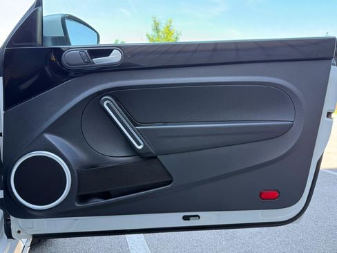 Used 2016 Volkswagen Beetle 1.8T Dune FWD image 16