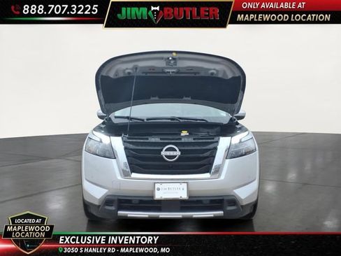 Used 2025 Nissan Pathfinder SL AWD/4WD image 24