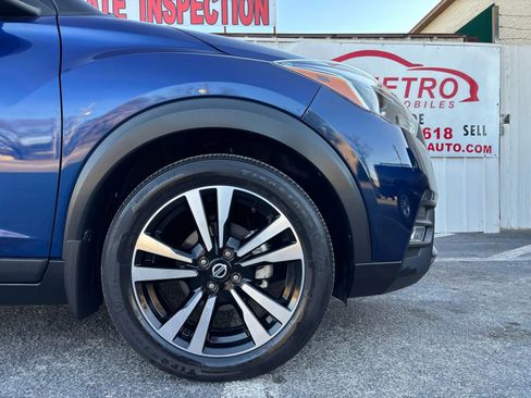 Used 2020 Nissan Kicks SR w/ SR Premium Package image 11